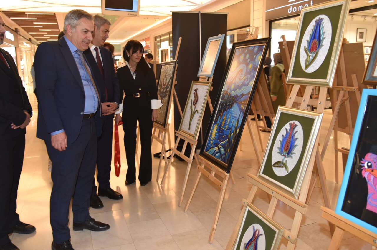 Konya’da özel çocukların hazırladığı eserler sergilenmeye başladı 9